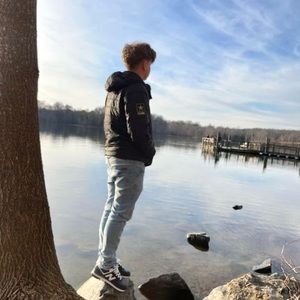 Meet your Posher, Yeyson